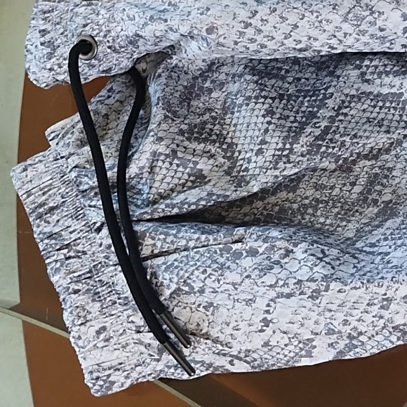 NWT Nike track pants - Picture 3 of 6